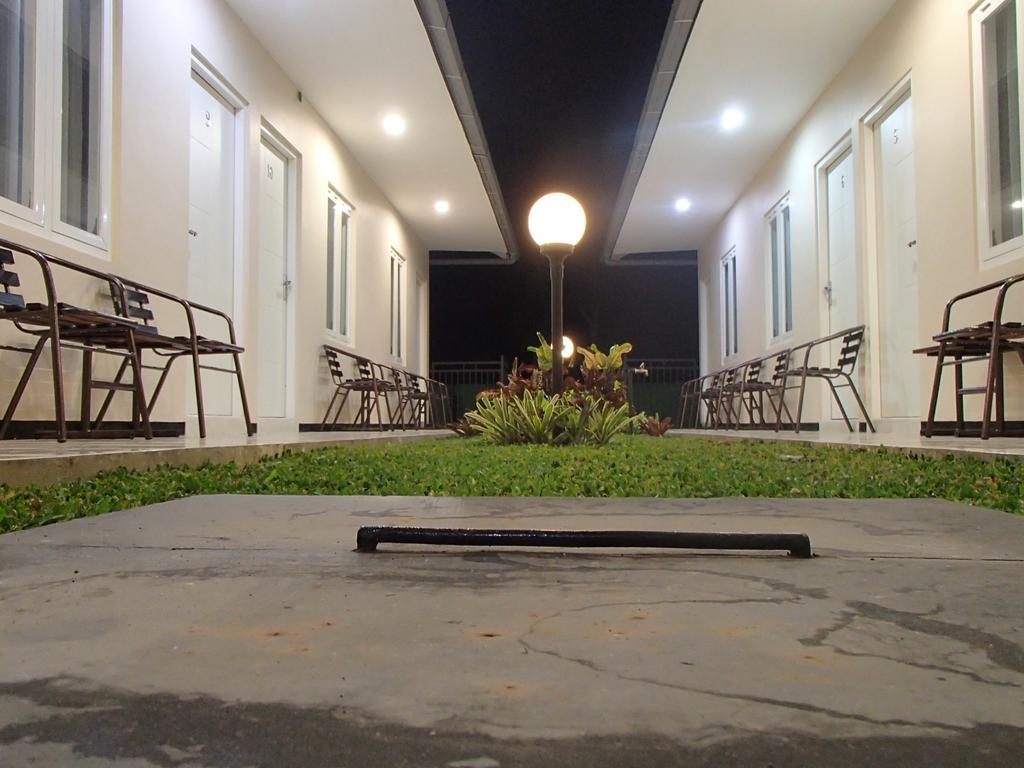 Shakila Guest House Malang Zewnętrze zdjęcie
