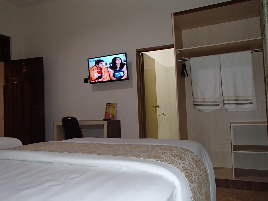 Shakila Guest House Malang Pokój zdjęcie