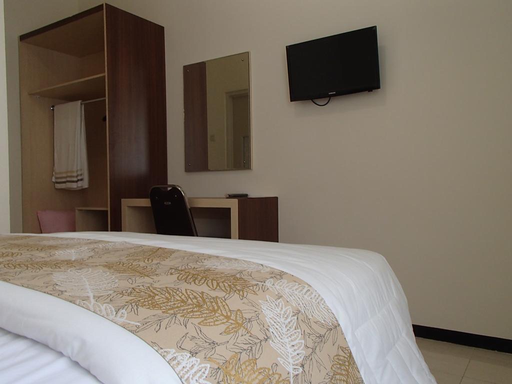 Shakila Guest House Malang Pokój zdjęcie