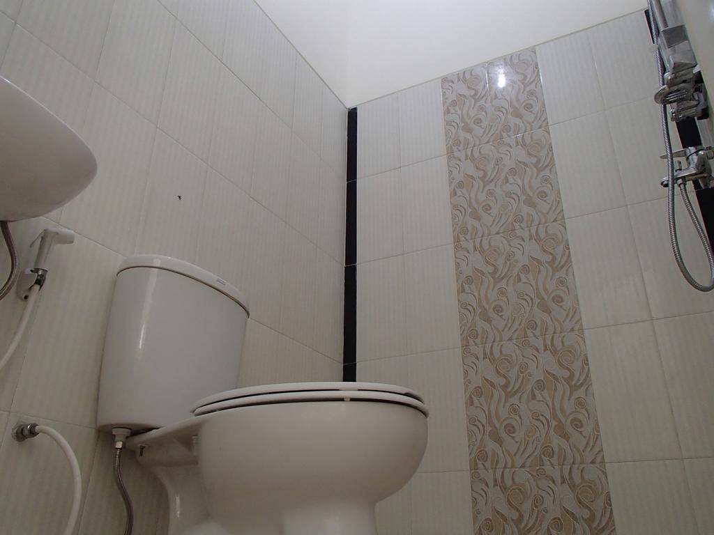 Shakila Guest House Malang Pokój zdjęcie
