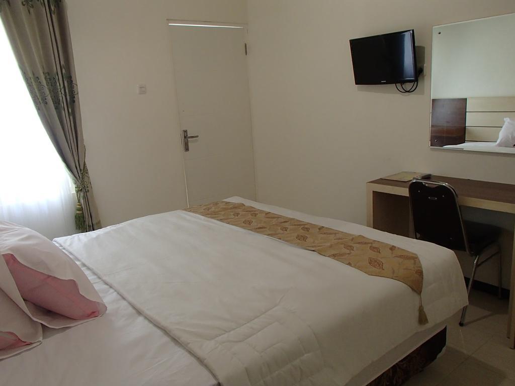 Shakila Guest House Malang Pokój zdjęcie